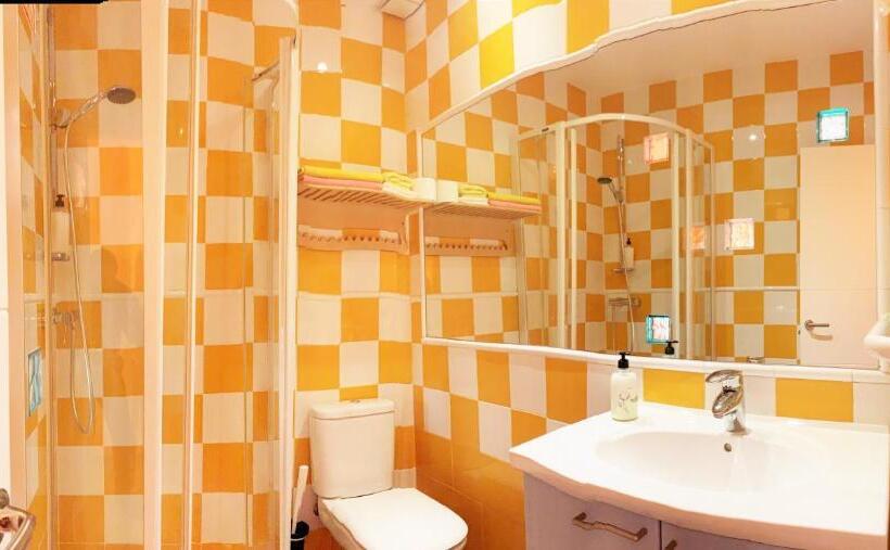 اتاق استاندارد, Hostal Arco Iris