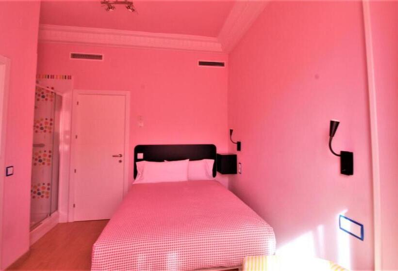 اتاق استاندارد یک نفره, Hostal Arco Iris