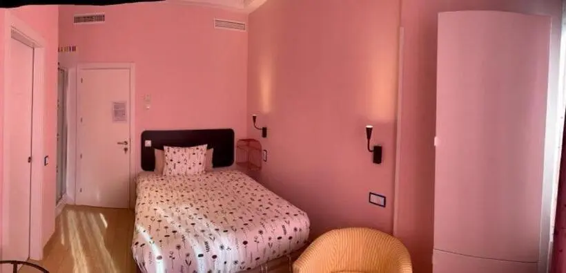 اتاق استاندارد یک نفره, Hostal Arco Iris