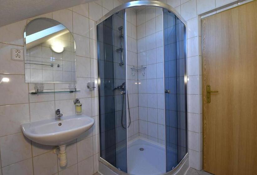 شقة غرفتين, Penzion Fortuna