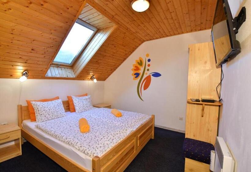 شقة غرفتين, Penzion Fortuna