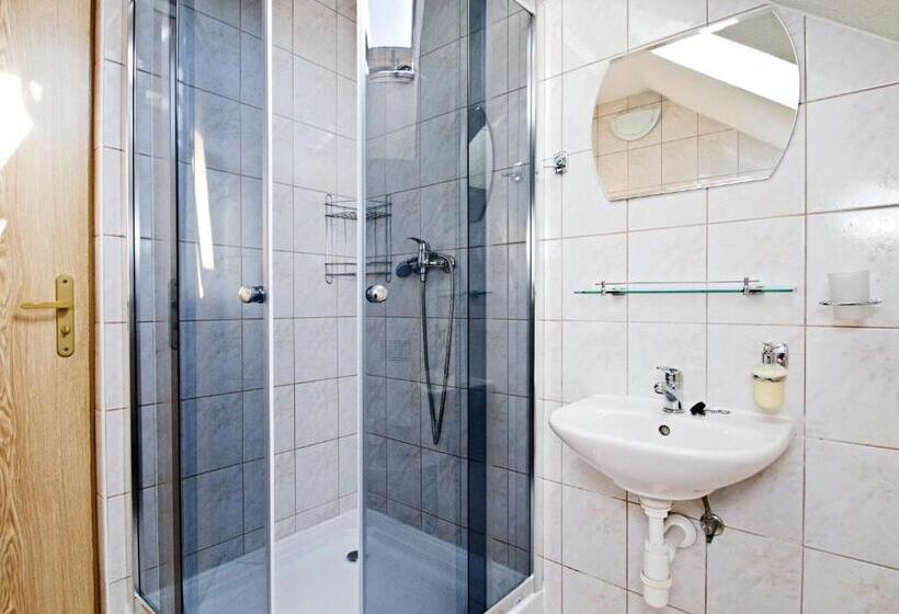 شقة غرفة نوم واحدة مزودة بشُرفة, Penzion Fortuna