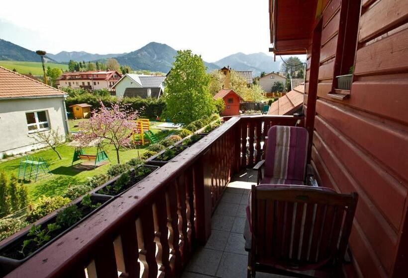 شقة غرفة نوم واحدة مزودة بشُرفة, Penzion Fortuna