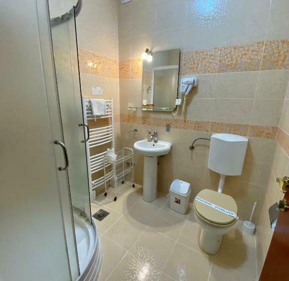 اتاق خانوادگی, Villa Larus