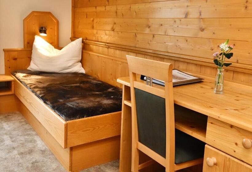 חדר בסיסי לשלושה, Pension Eichenheim