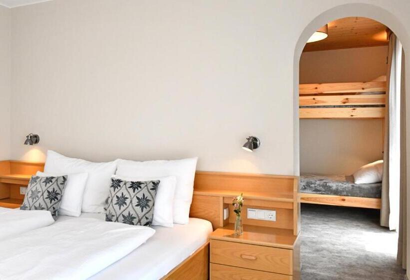 חדר סטנדרט לארבעה, Pension Eichenheim