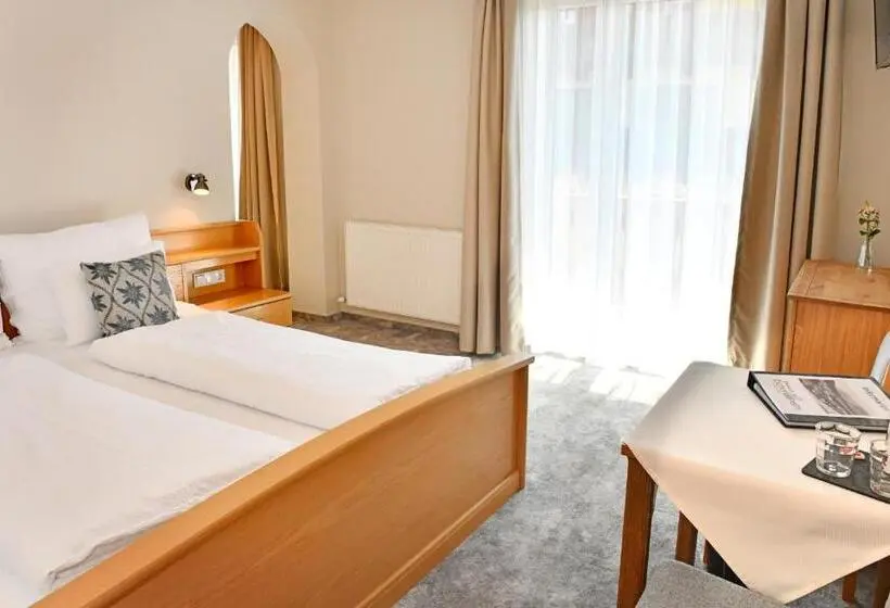 Standard 4 Pers. Værelse, Pension Eichenheim
