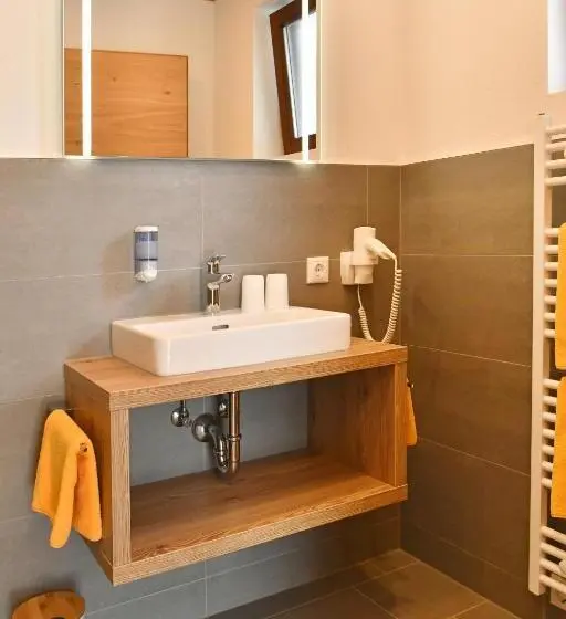 Standard 4 Pers. Værelse, Pension Eichenheim