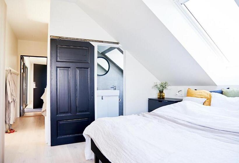 1 Bedroom Penthouse Apartment, Lotsvillans Vandrarhem