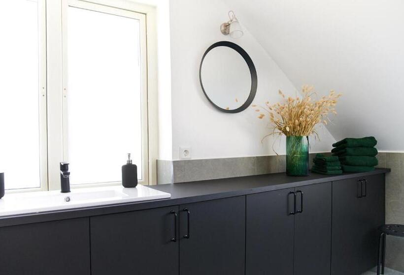 شقة دور أخير غرفة نوم واحدة, Lotsvillans Vandrarhem