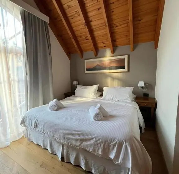 بانگلوی سوپریور, Apart Hotel Agua Escondida