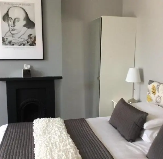 バス共有のスタンダードルーム, Hedley Villa Guest House