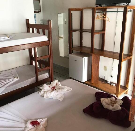 Standaard Vierpersoonskamer, Pousada Do Carlos