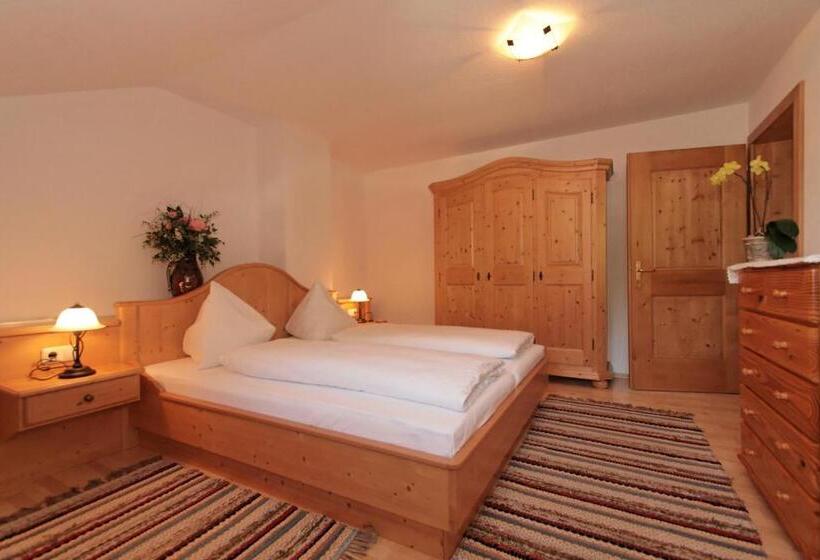 דירת חדר, Pension Gatterer