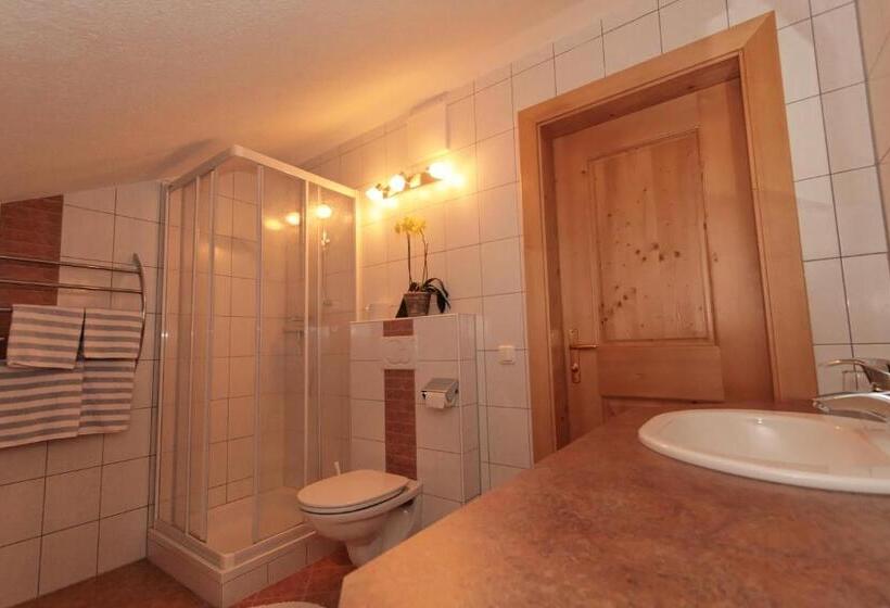 דירת חדר, Pension Gatterer