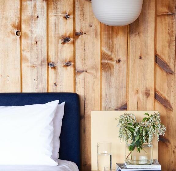 豪华房间, Captain Whidbey