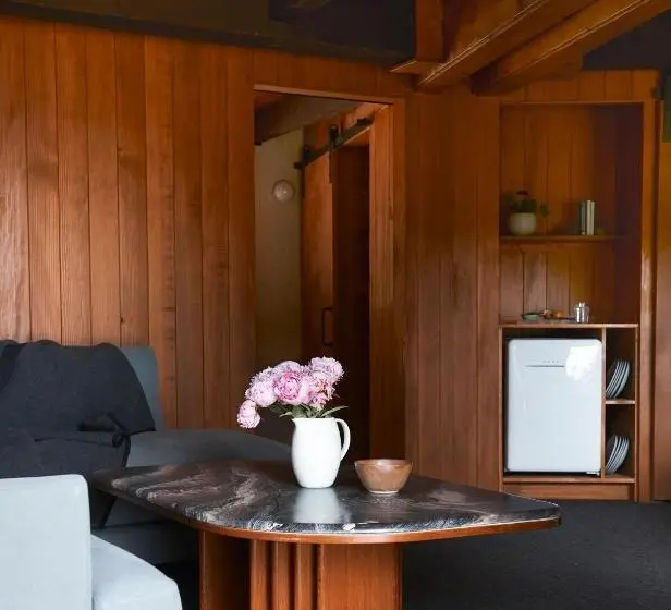 Standard Neljän Hengen Huone, Captain Whidbey