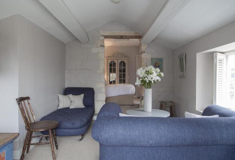 סוויטה, The Lion Inn