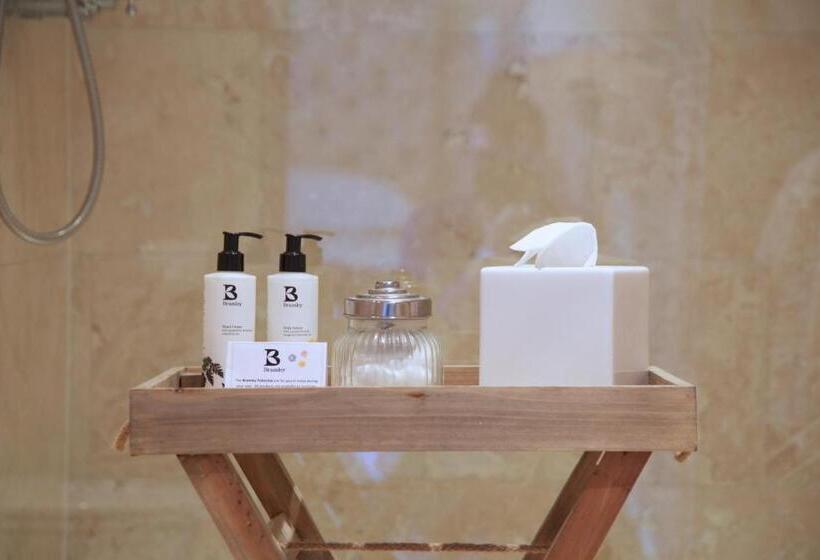 סוויטה, The Lion Inn