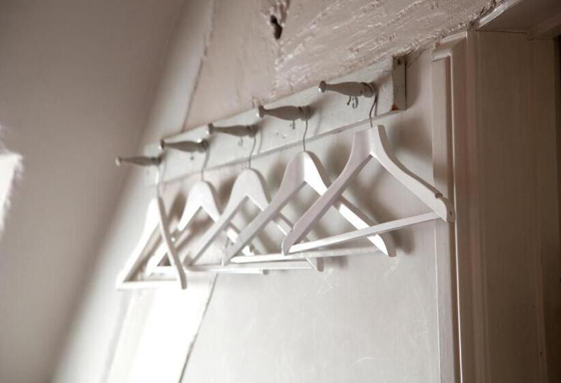 חדר סטנדרט, The Lion Inn