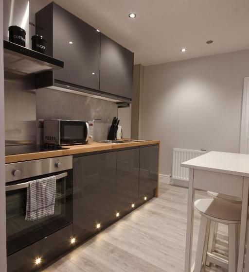 Superior studio with terrace, Goodramgate Apartments