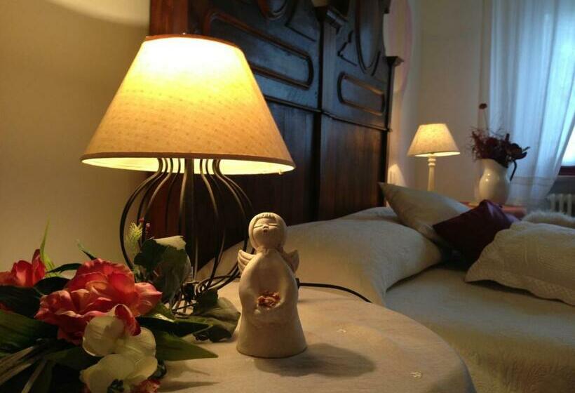 标准间, El Pendola