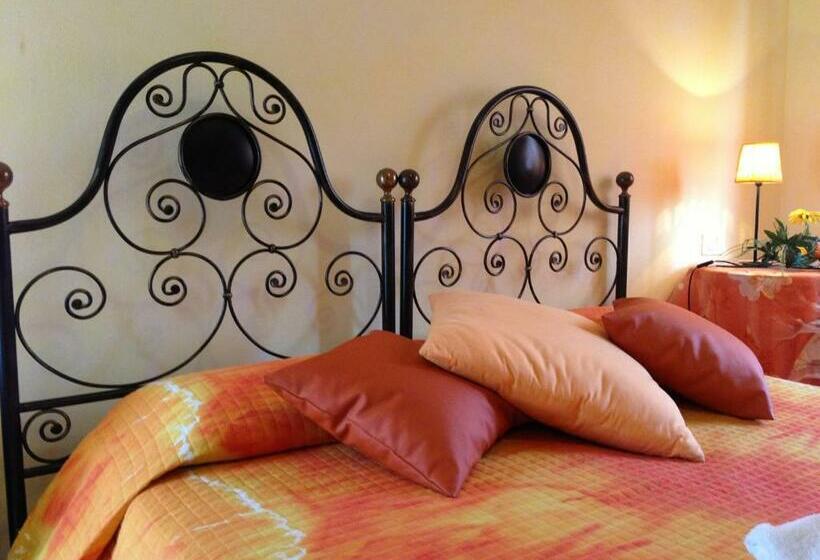 标准间, El Pendola