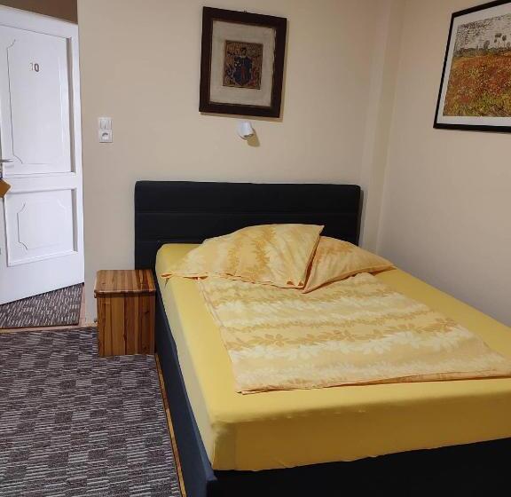 غرفة إقتصادية, Barokk Antik Guest Hause