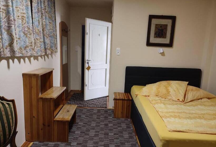 غرفة إقتصادية, Barokk Antik Guest Hause