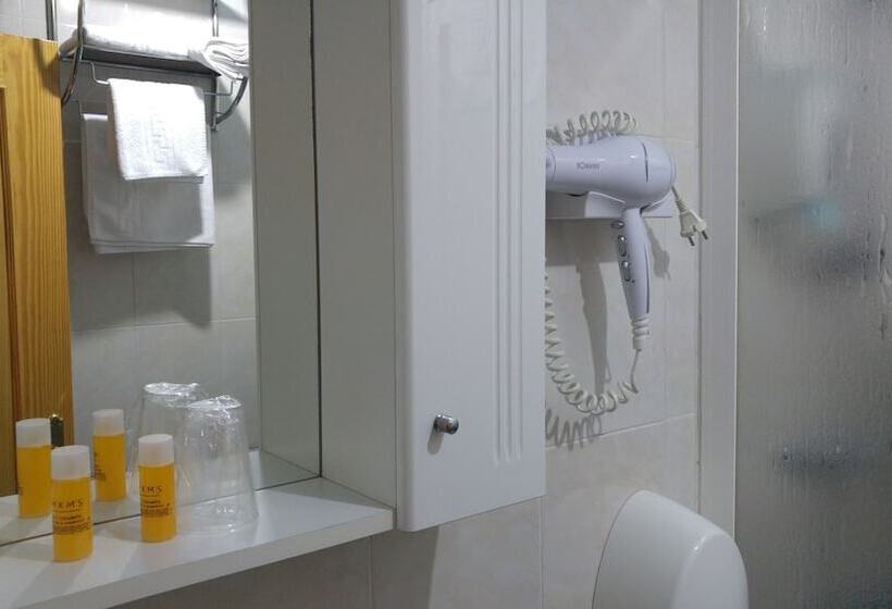 חדר סטנדרט, El Golobar