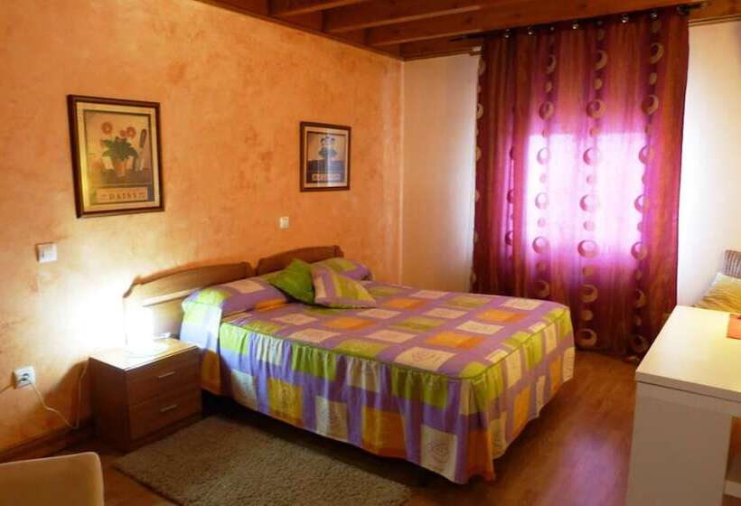 חדר סטנדרט, El Golobar