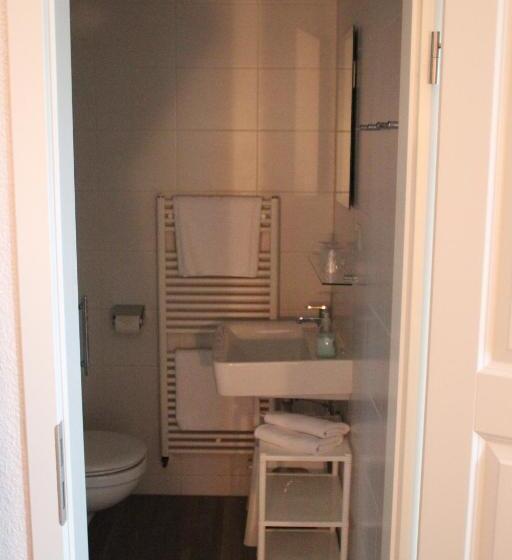 اتاق راحتی, Haus Alexander