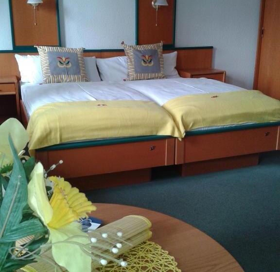 اتاق راحتی, Haus Alexander