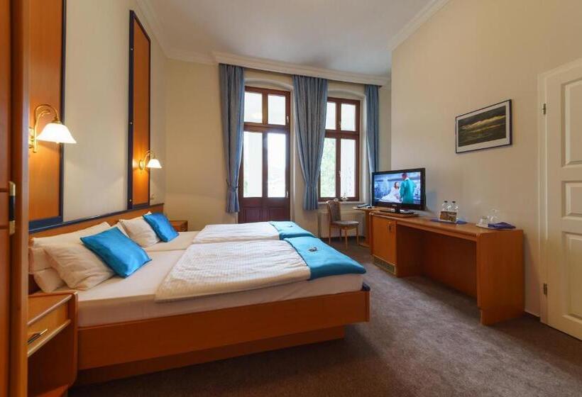 اتاق راحتی, Haus Alexander