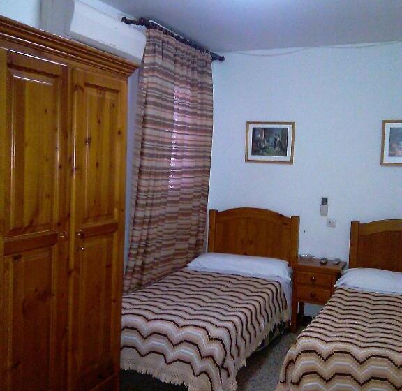 غرفة قياسية حمام مشترك, Pensión Ignacio