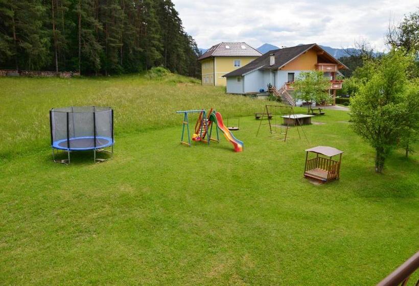 带阳台的三人标准间, Pension Hribernig