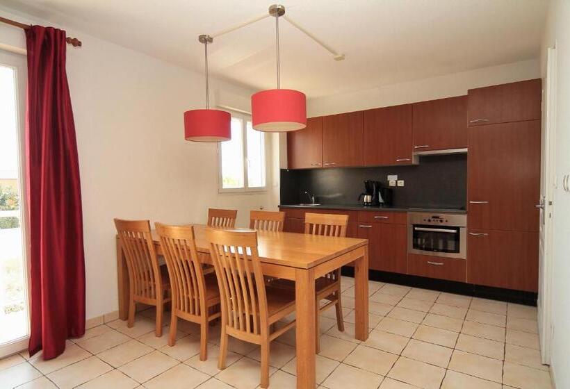 Апартаменты 3 Спальни, Residence La Pinede