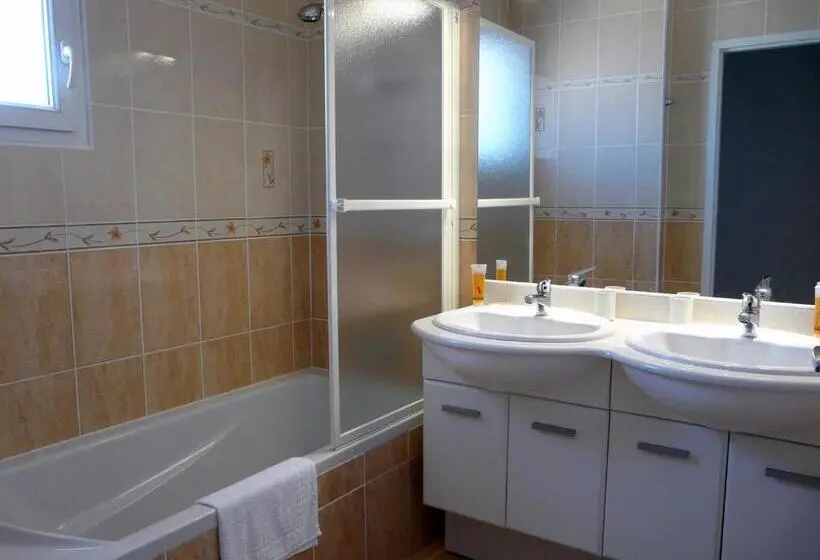 ویلای 1 خوابه, Residence La Pinede