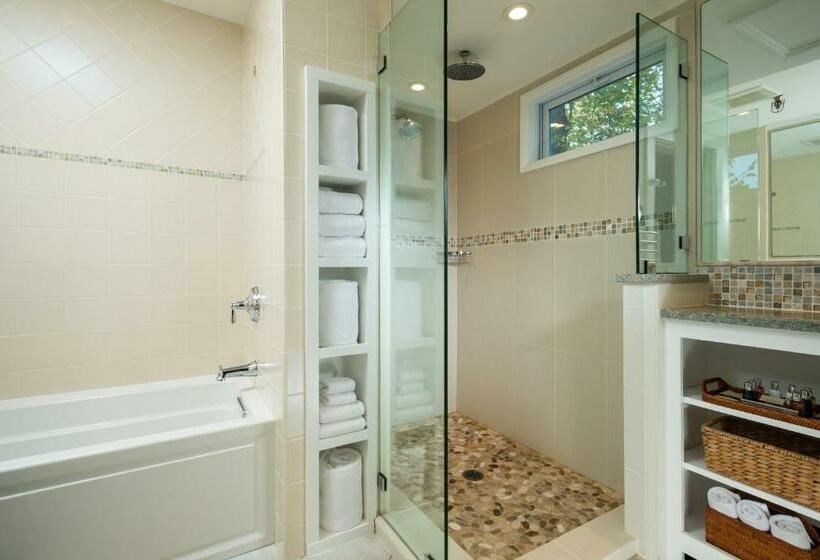 디럭스 스위트 킹 침대, The Inn At Cape Cod