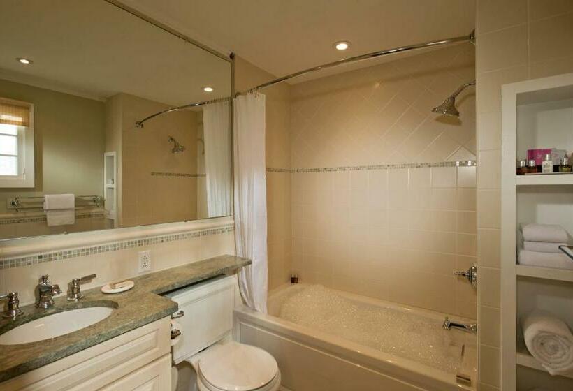 디럭스 스위트 킹 침대, The Inn At Cape Cod