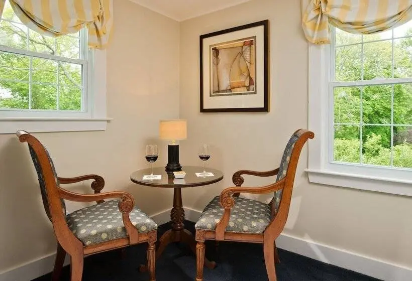 庭の見えるジュニアスイート, The Inn At Cape Cod