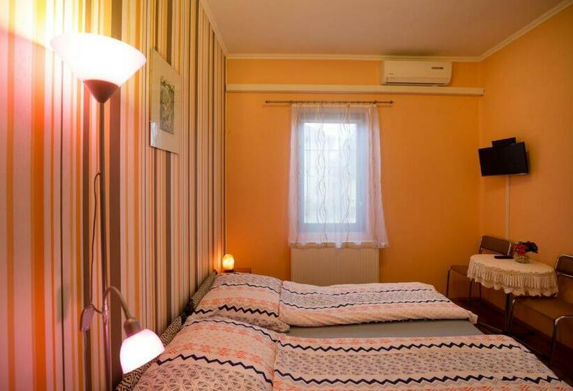 إستوديو قياسى, Alíz Vendégház