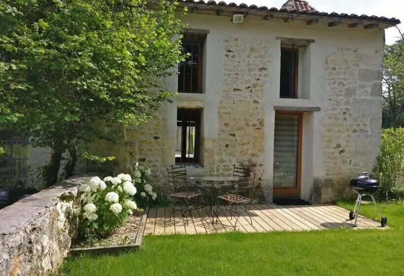 デラックススタジオ, Domaine De Montboulard