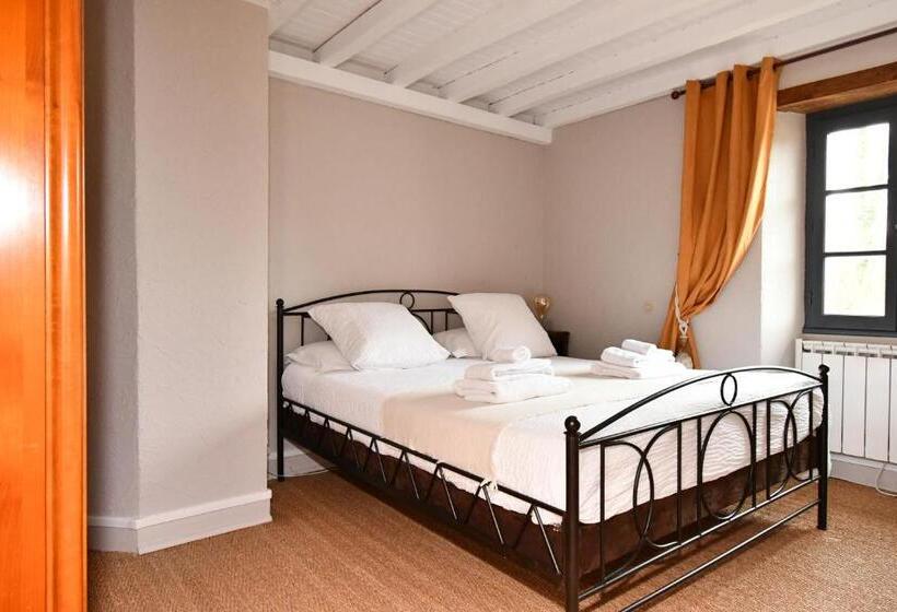 小室, Domaine De Montboulard