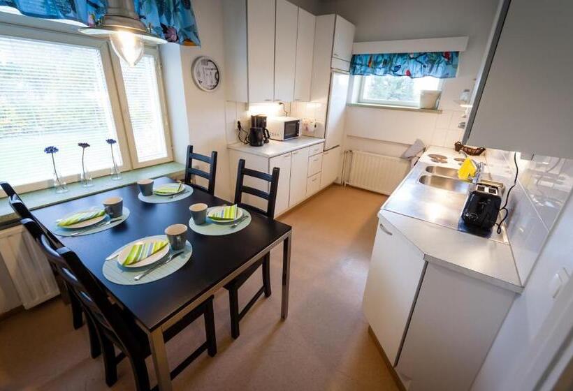 شقة غرفة واحدة, Yömyssy Apartments