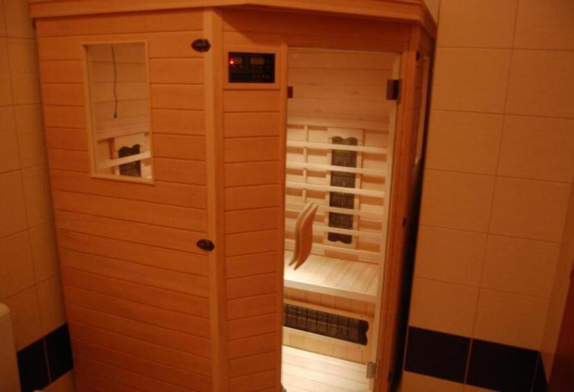 Standard Studio, Penzion U Můstku Jiřího Rašky