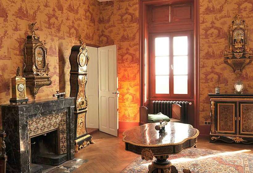 스위트, Chateau Des Faugs