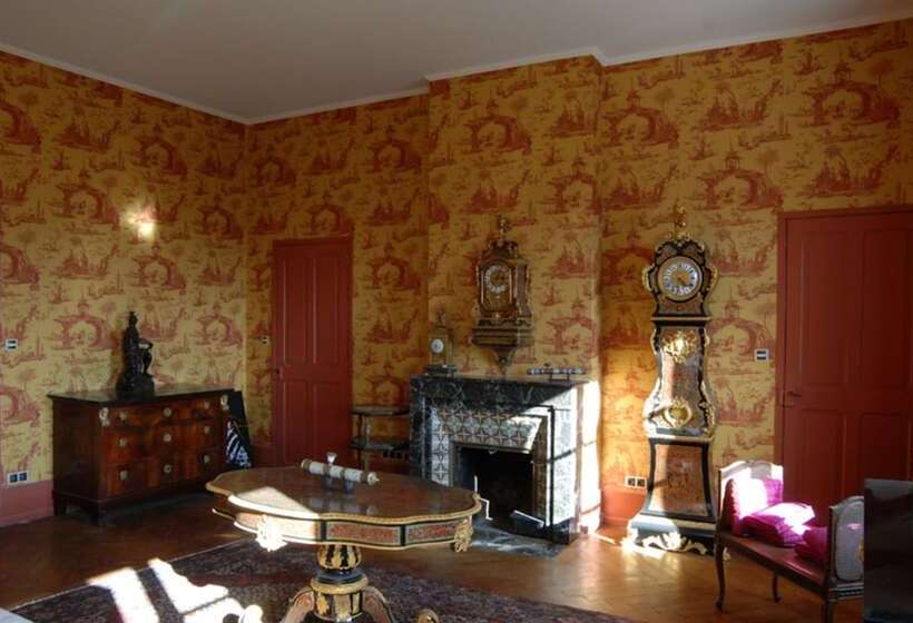 스위트, Chateau Des Faugs