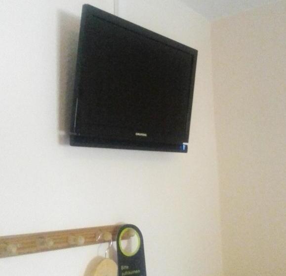 اتاق استاندارد یک نفره, Heidi's Art