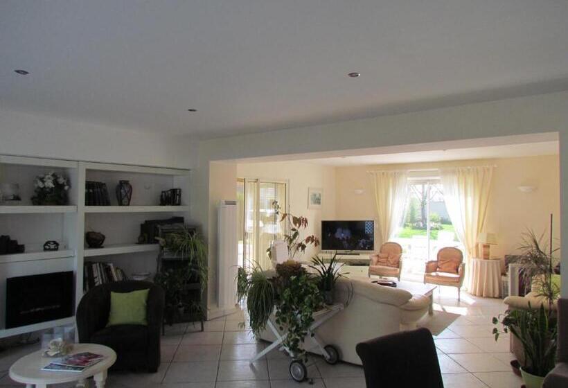 חדר סטנדרט, La Soierie